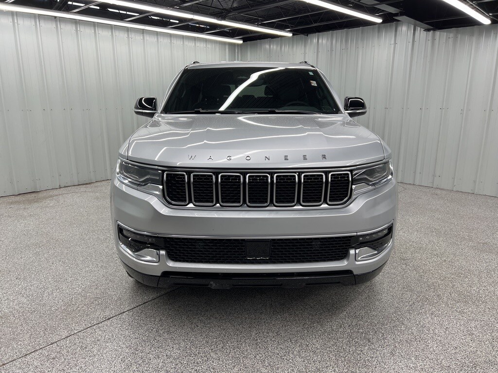 2024 Jeep Wagoneer Base photo 2