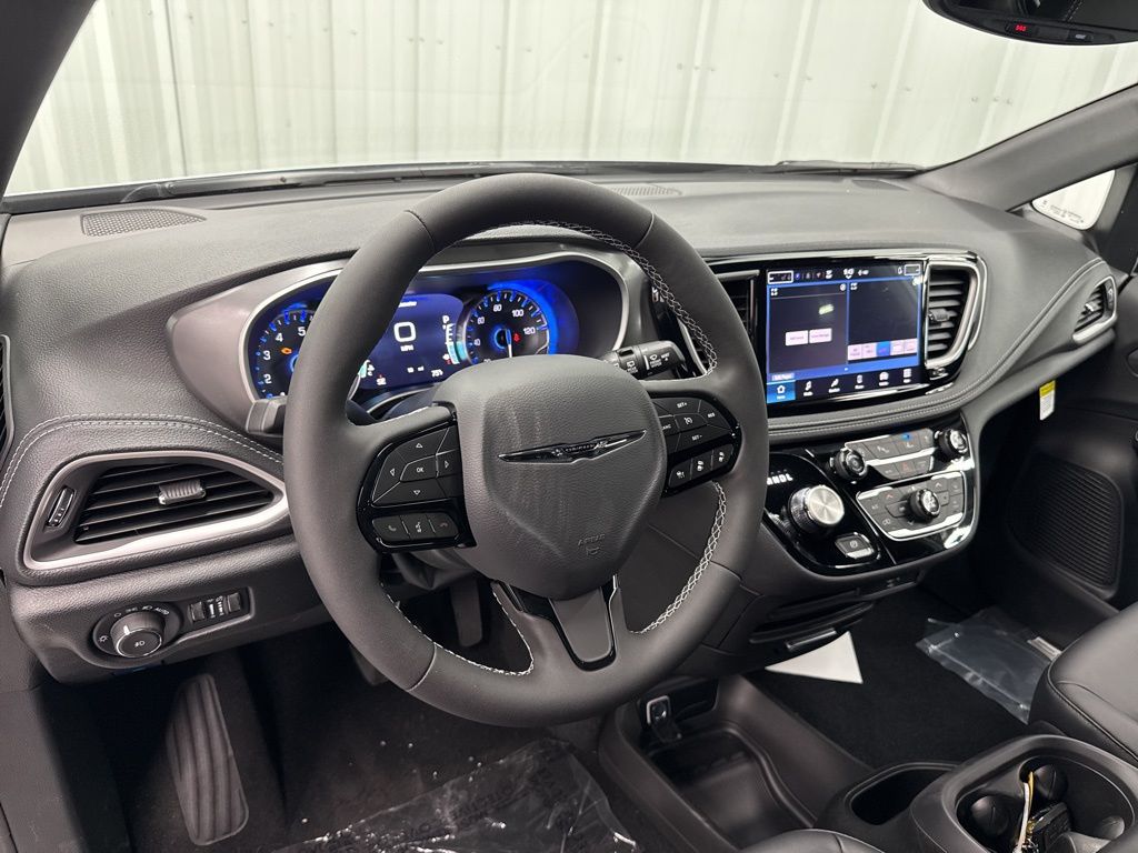 2026 Chrysler Pacifica Select - Photo 20