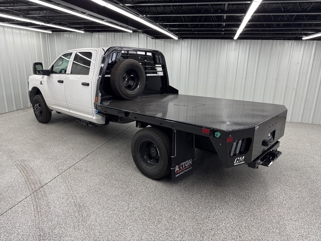 New 2025 Ram 3500 Chassis Cab 3500 TRADESMAN CREW CAB CHASSIS 4X4 60' CA Pickup