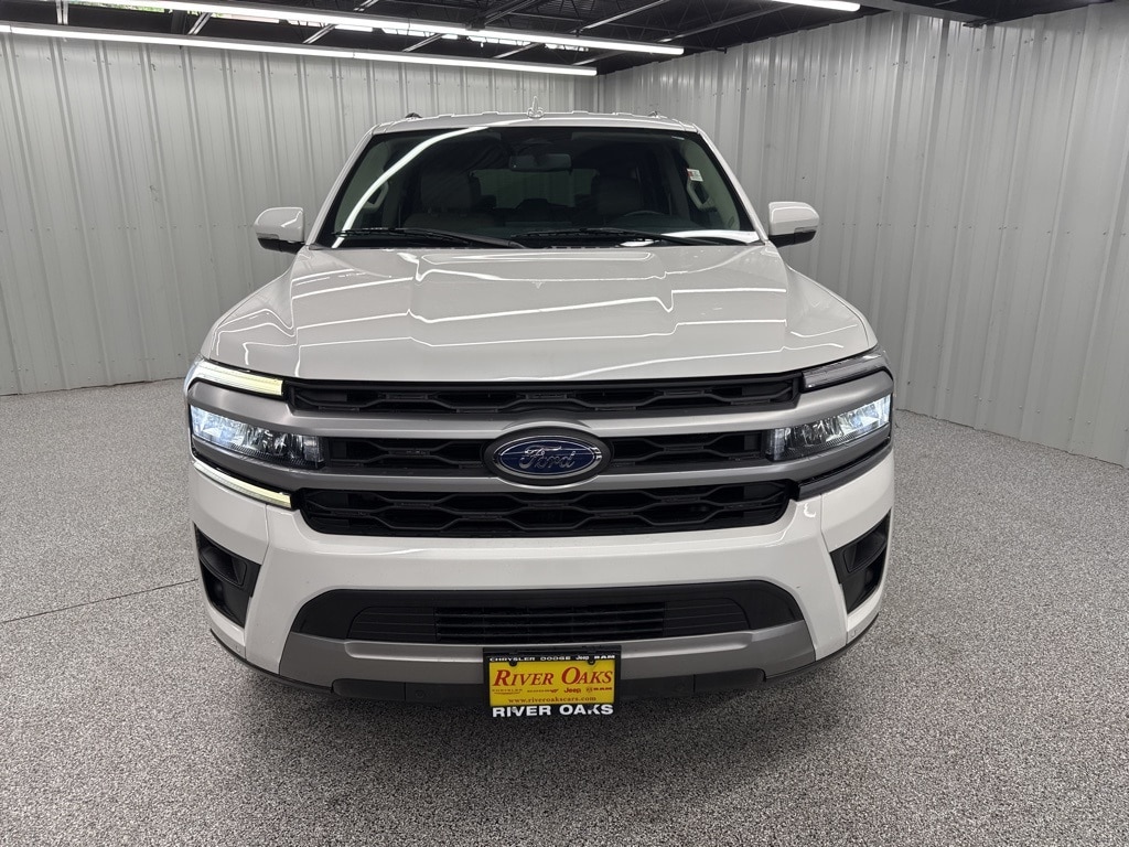 Used 2022 Ford Expedition XLT with VIN 1FMJU1HT6NEA48699 for sale in Houston, TX