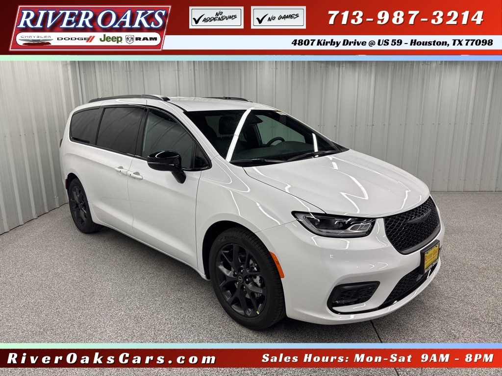 2026 Chrysler Pacifica Select's photo