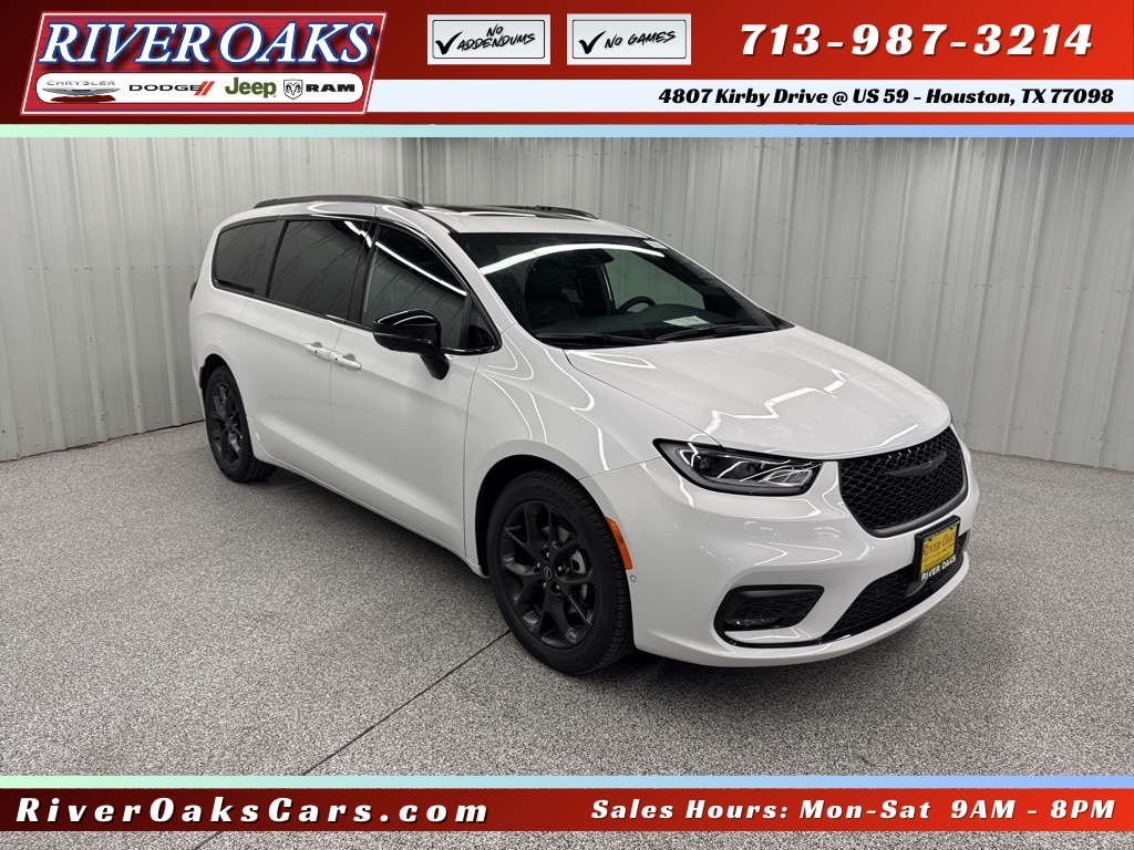 2026 Chrysler Pacifica Passenger Van 
