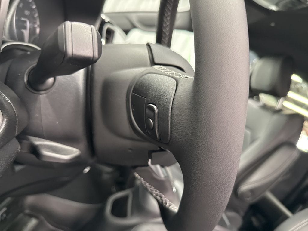2026 Chrysler Pacifica Select - Photo 17