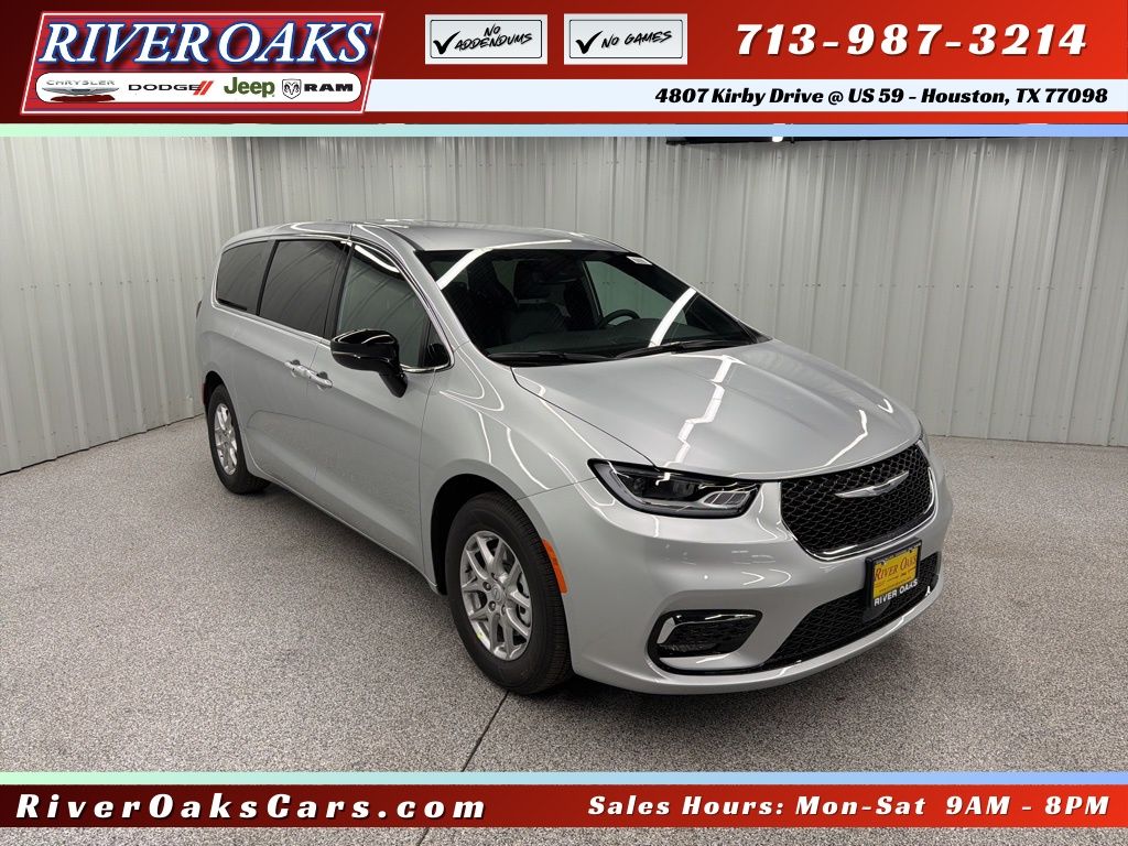 2026 Chrysler Pacifica Passenger Van 