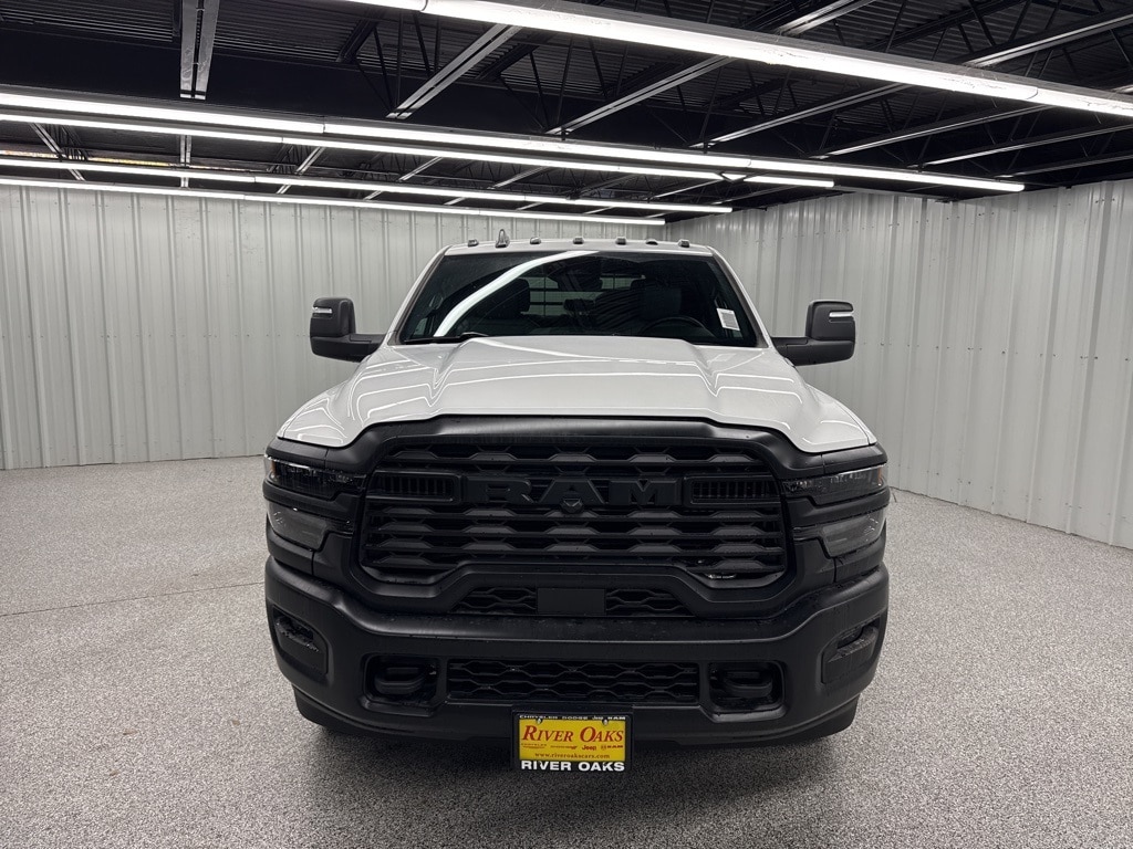 New 2026 Ram 3500 Chassis Cab TRADESMAN CREW 4X4 60' CA Pickup