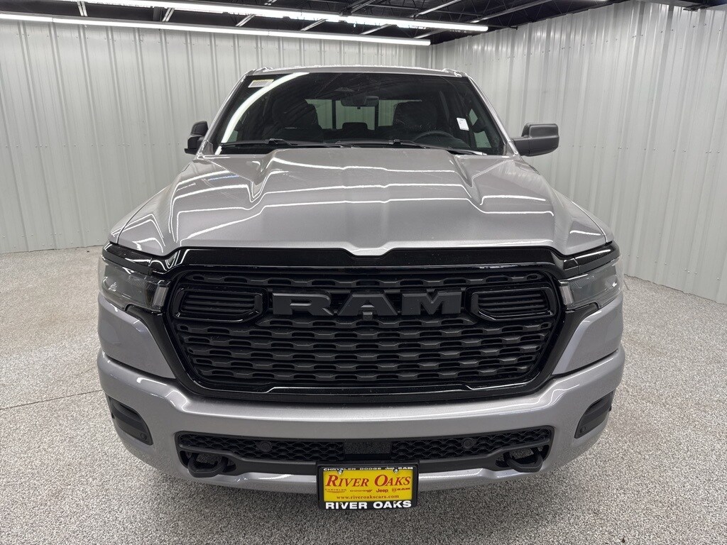 2025 Ram 1500 Tradesman photo 2