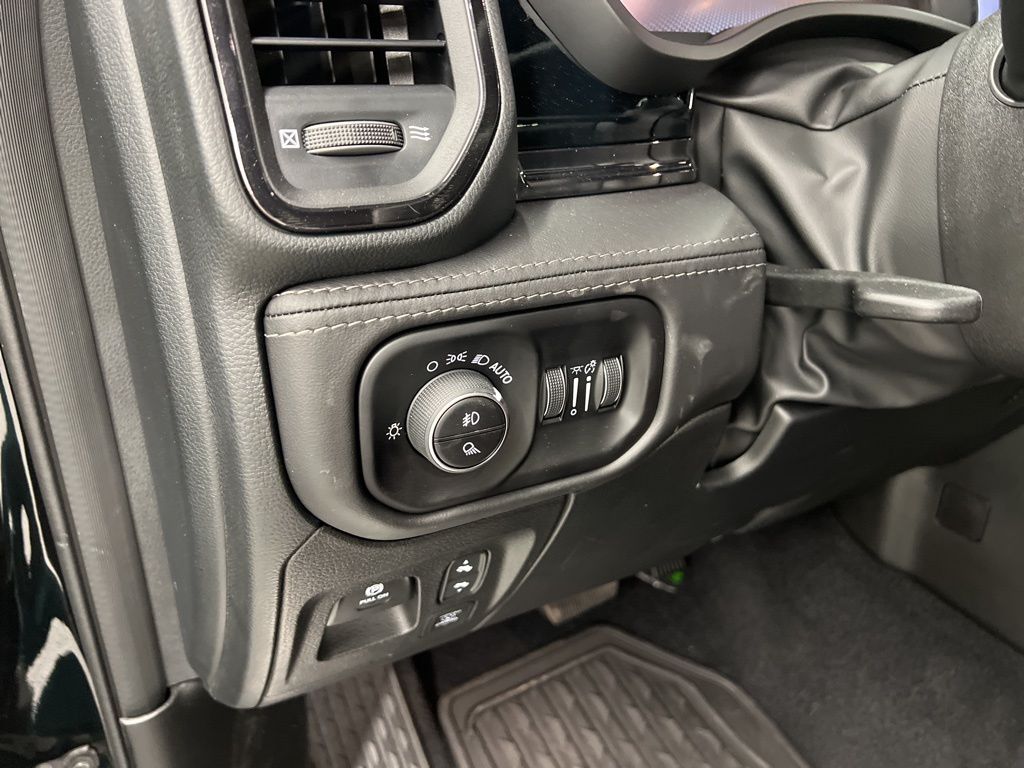 2026 RAM Ram 1500 Pickup Limited - Photo 17