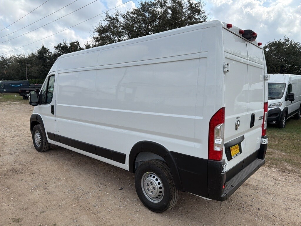 2026 Ram ProMaster 2500 photo 3