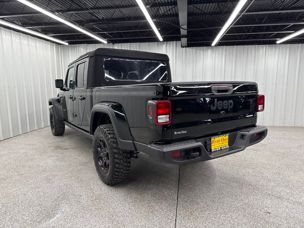 Used 2023 Jeep Gladiator Willys Truck Crew Cab