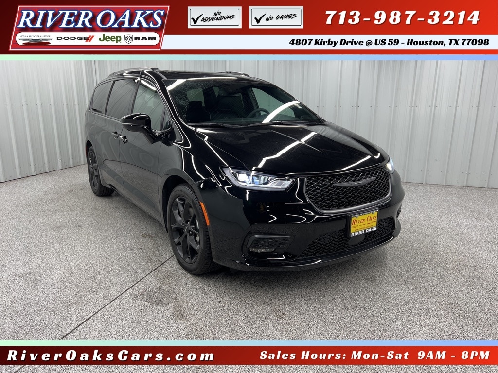 2026 Chrysler Pacifica Limited's photo