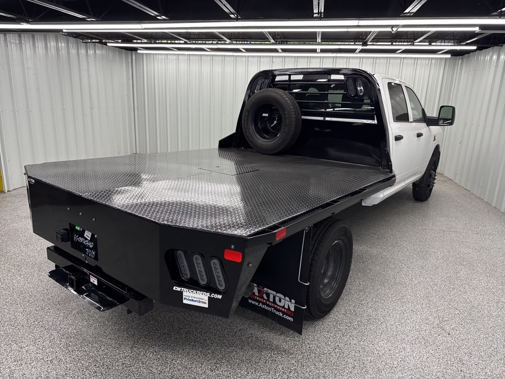 New 2025 Ram 3500 Chassis Cab 3500 TRADESMAN CREW CAB CHASSIS 4X4 60' CA Pickup