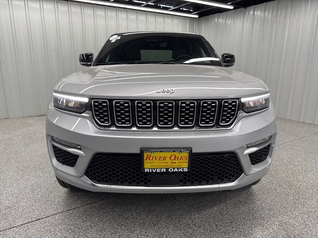 2025 Jeep Grand Cherokee Summit photo 2