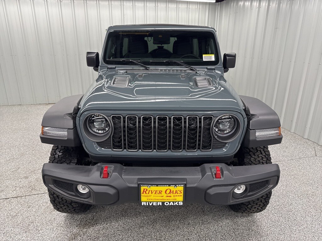 2025 Jeep Wrangler Rubicon photo 2