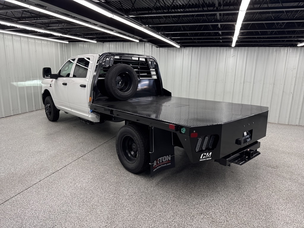 New 2025 Ram 3500 Chassis Cab 3500 TRADESMAN CREW CAB CHASSIS 4X4 60' CA Pickup