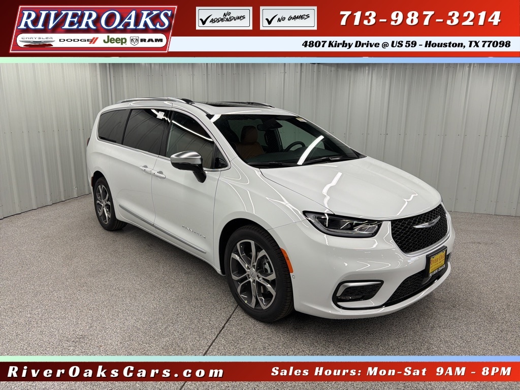 2026 Chrysler Pacifica Pinnacle's photo