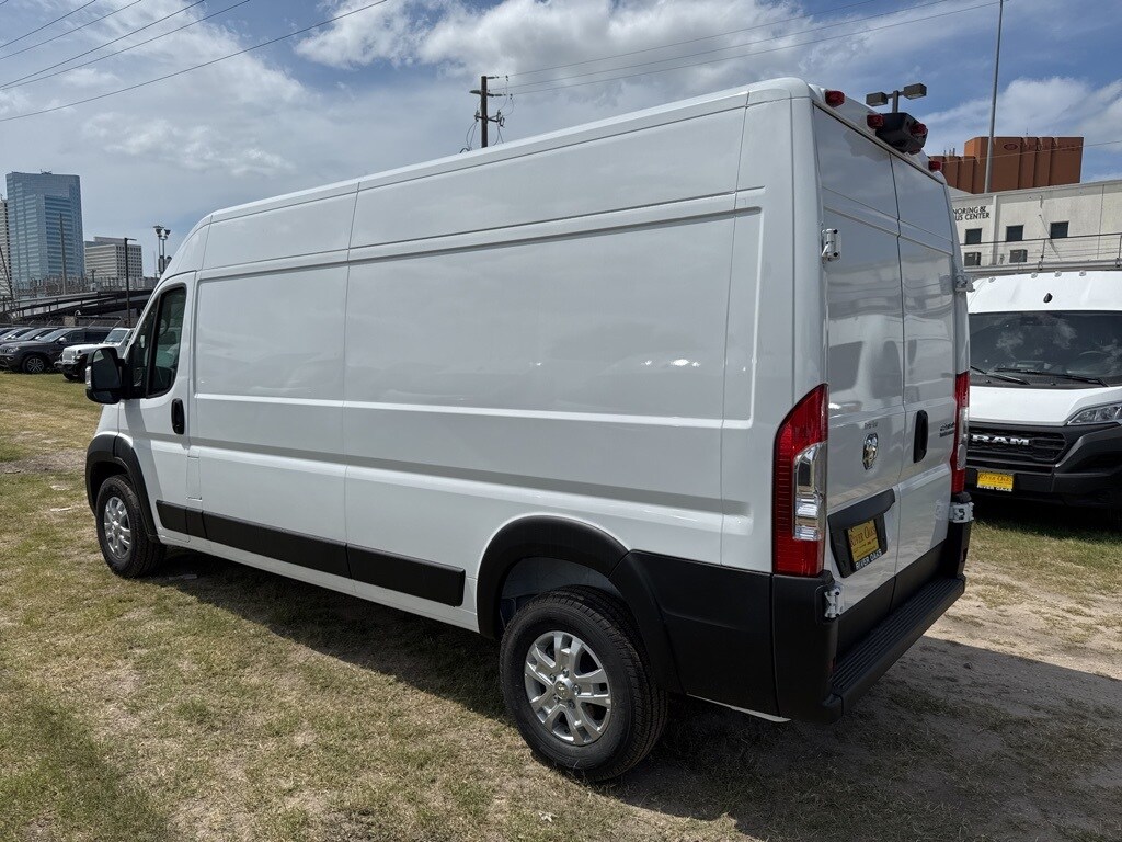 2025 Ram ProMaster 2500 photo 3