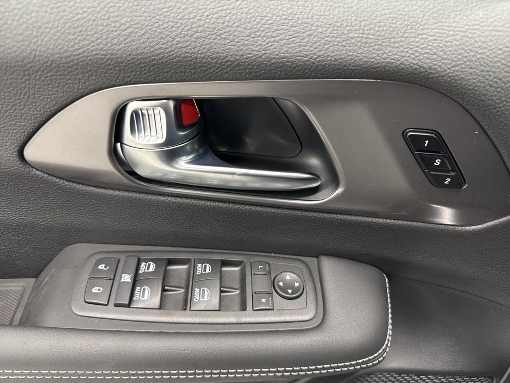 2026 Chrysler Pacifica Select - Photo 18