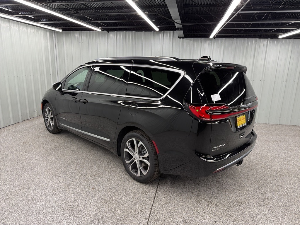 New 2026 Chrysler Pacifica PINNACLE Passenger Van
