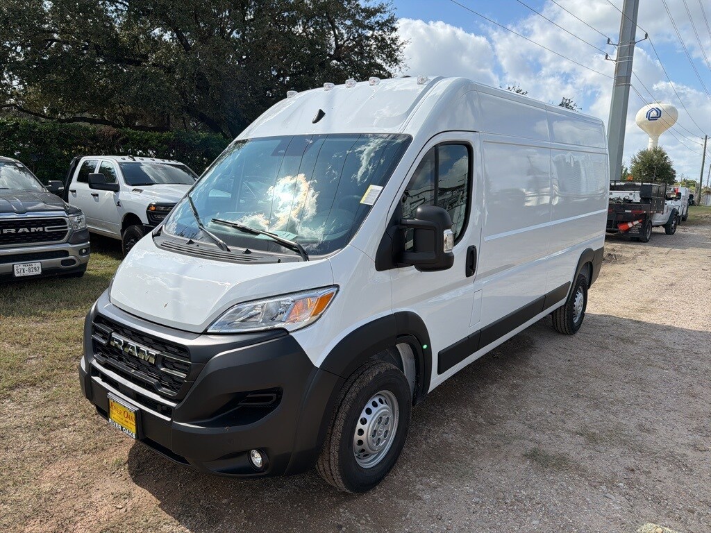 2026 Ram ProMaster 2500 Cargo Van photo 3
