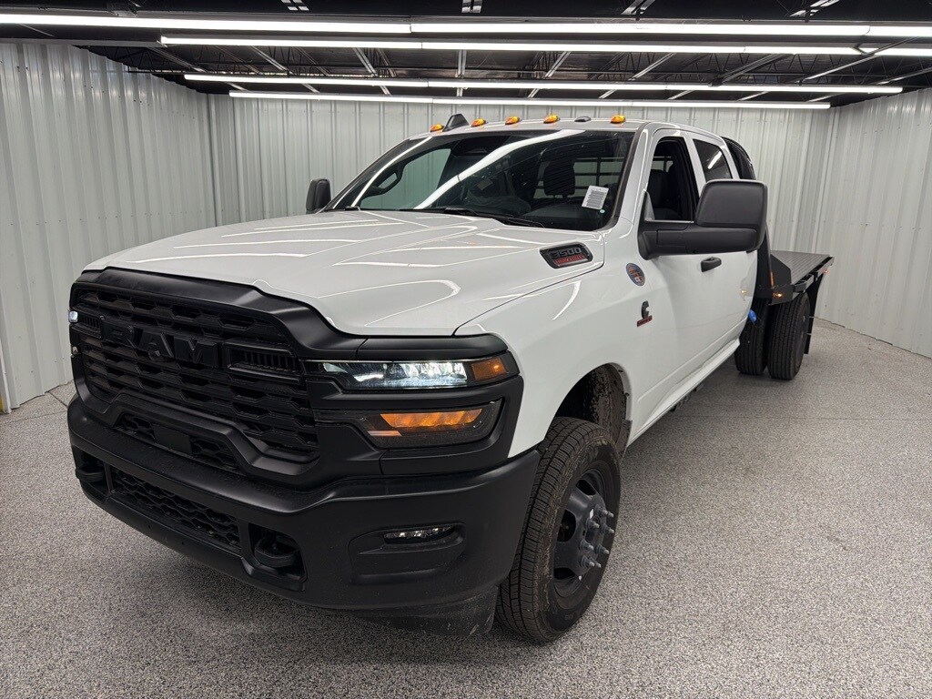 2026 Ram 3500 Tradesman photo 3