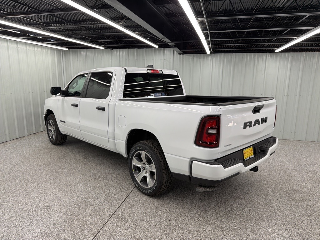 New 2025 Ram 1500 TRADESMAN CREW CAB 4X2 5'7 BOX Pickup