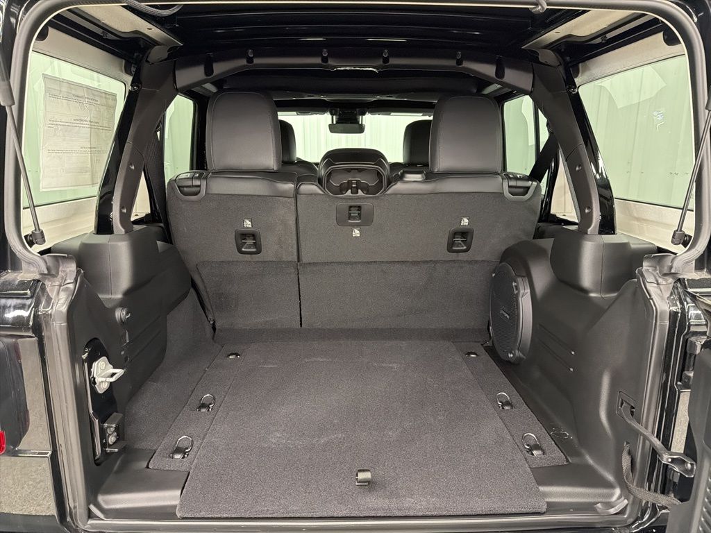 2025 Jeep Wrangler 4-Door Sahara - Photo 8