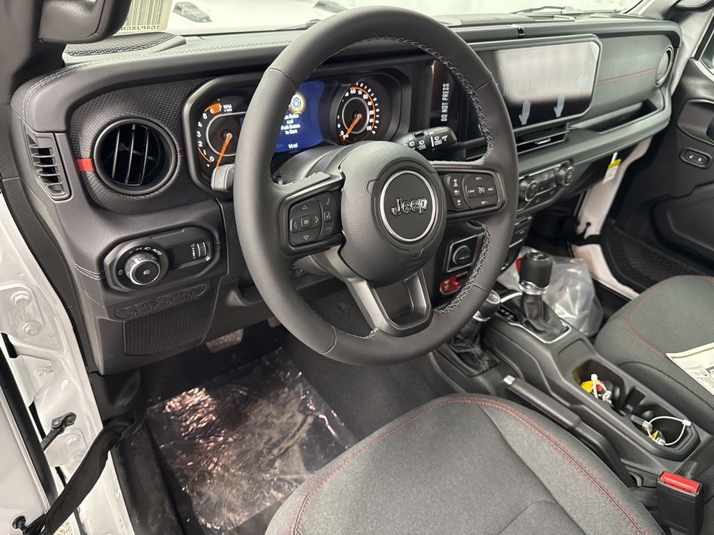 2025 Jeep Wrangler 2-Door Rubicon - Photo 13