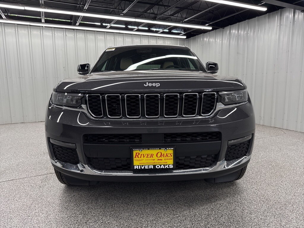 2025 Jeep Grand Cherokee Limited photo 2