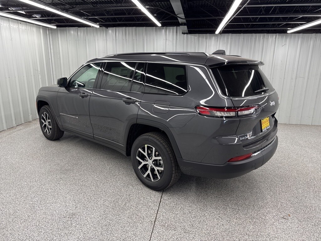 2025 Jeep Grand Cherokee Limited photo 4