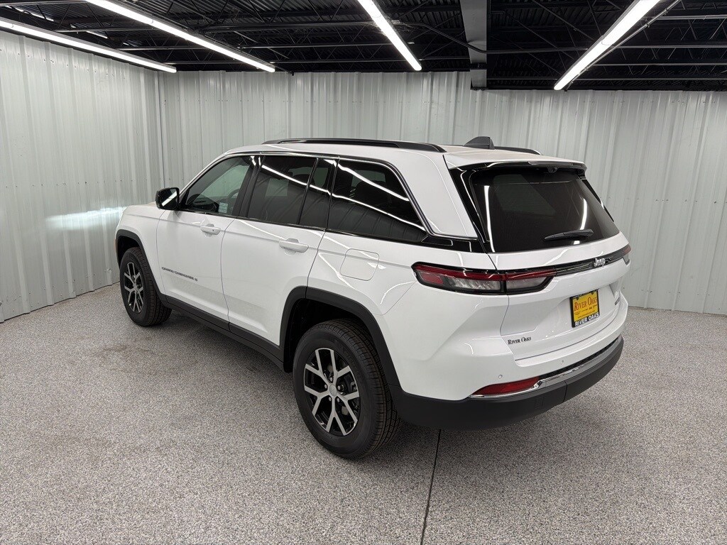 2025 Jeep Grand Cherokee Limited photo 3