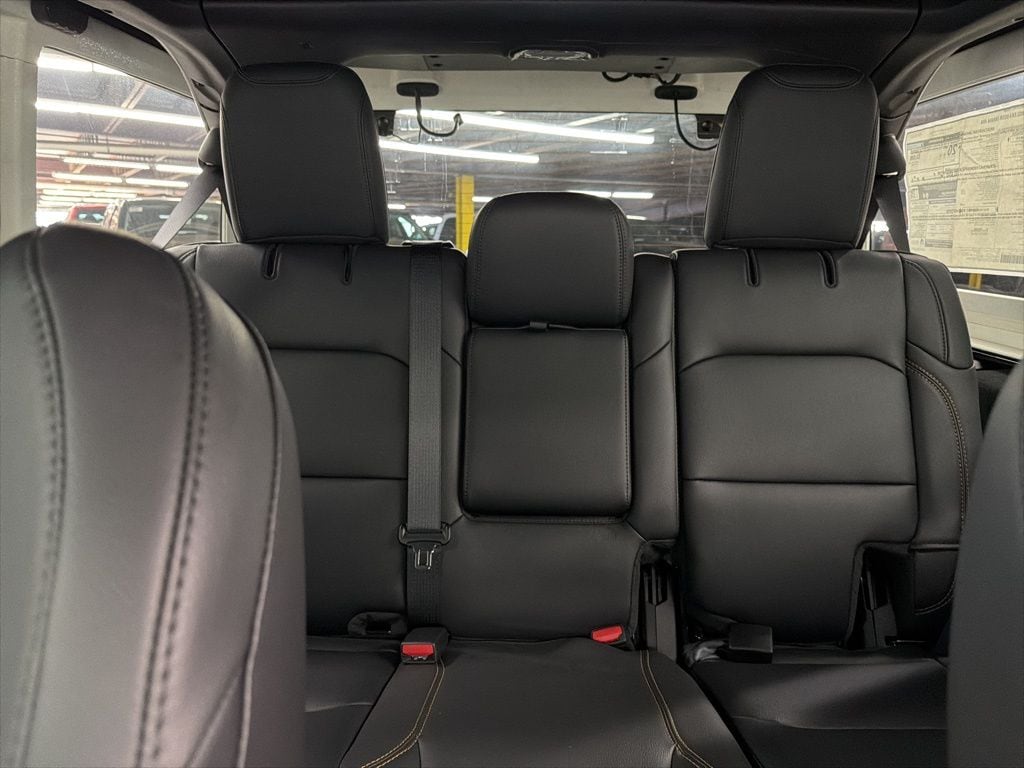 2025 Jeep Wrangler 4-Door Sahara - Photo 21