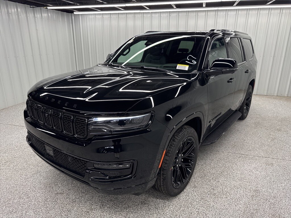 2025 Jeep Wagoneer Carbide photo 3
