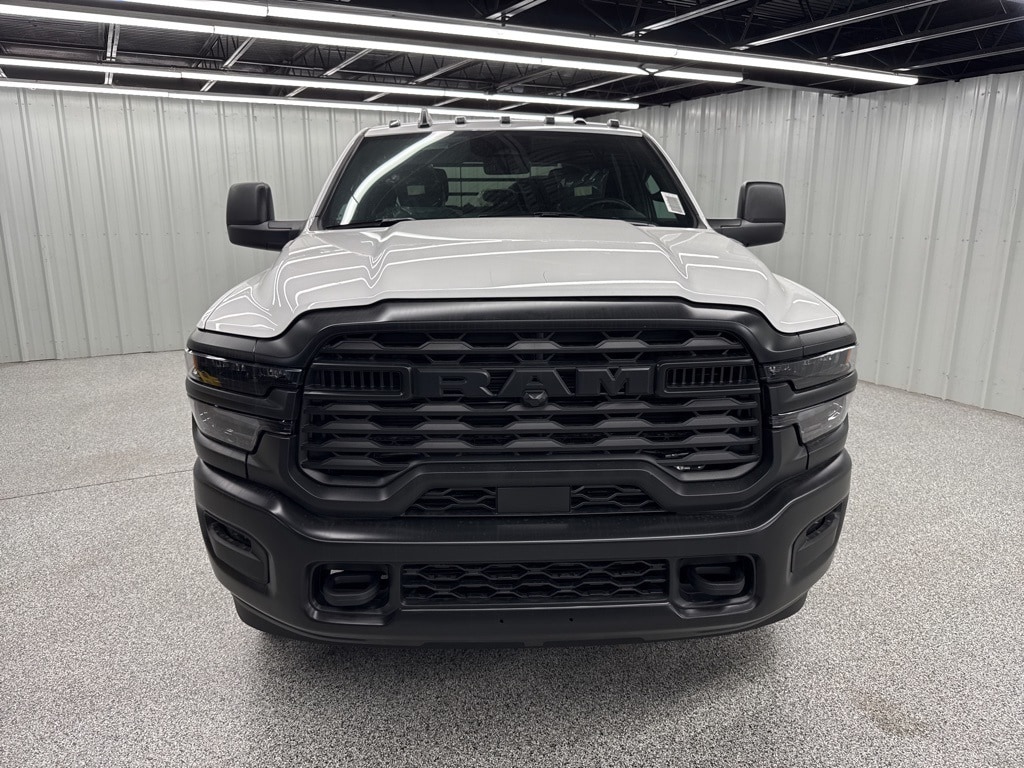 New 2025 Ram 3500 Chassis Cab 3500 TRADESMAN CREW CAB CHASSIS 4X4 60' CA Pickup