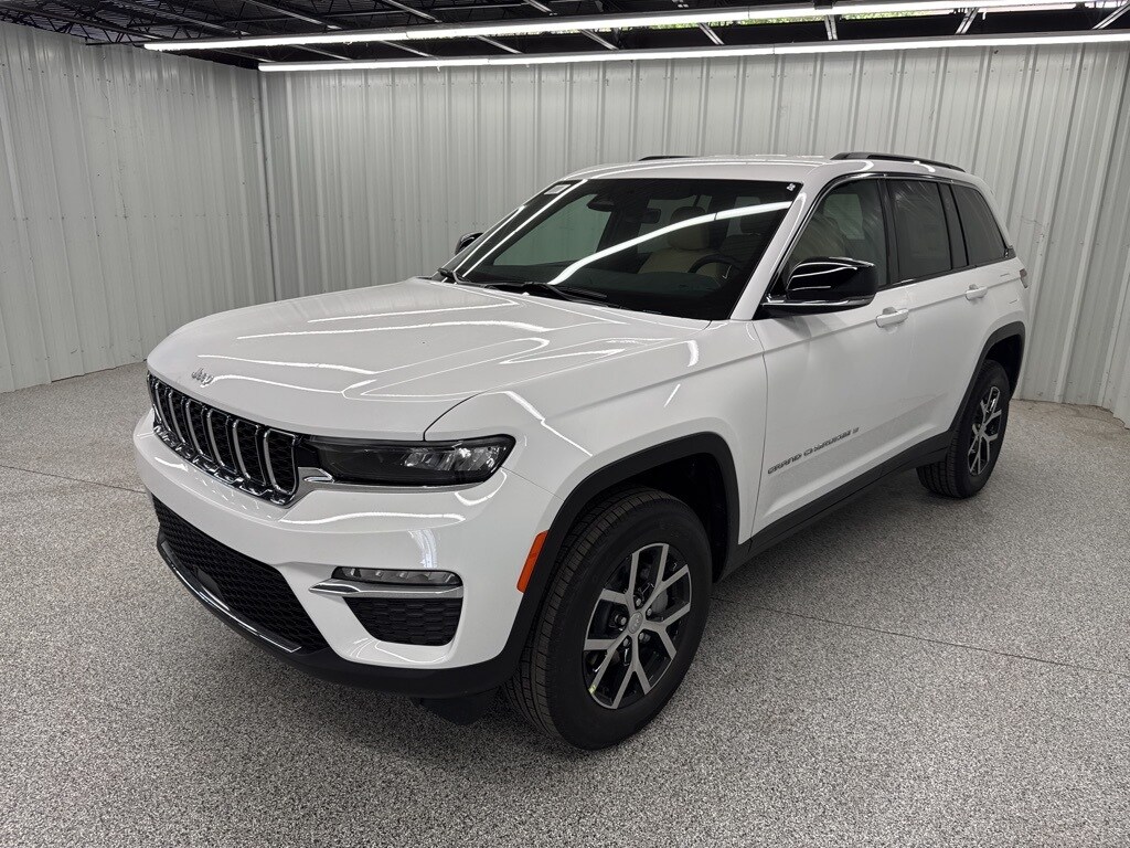 2025 Jeep Grand Cherokee Limited photo 2