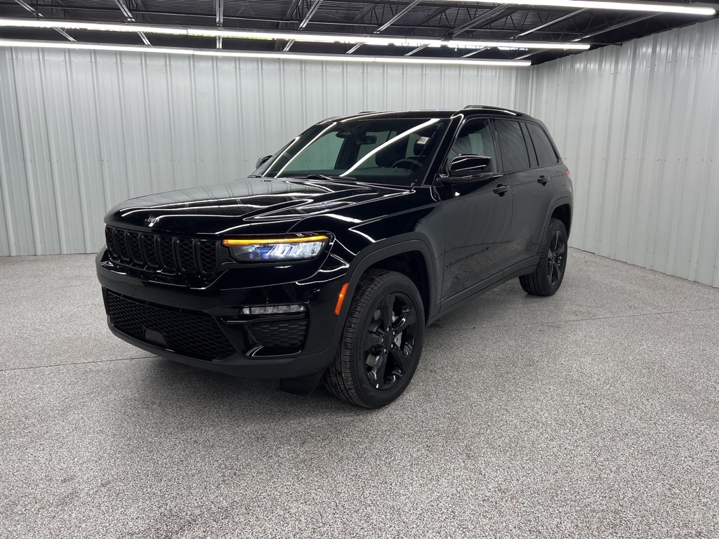 Used 2025 Jeep Grand Cherokee Limited SUV