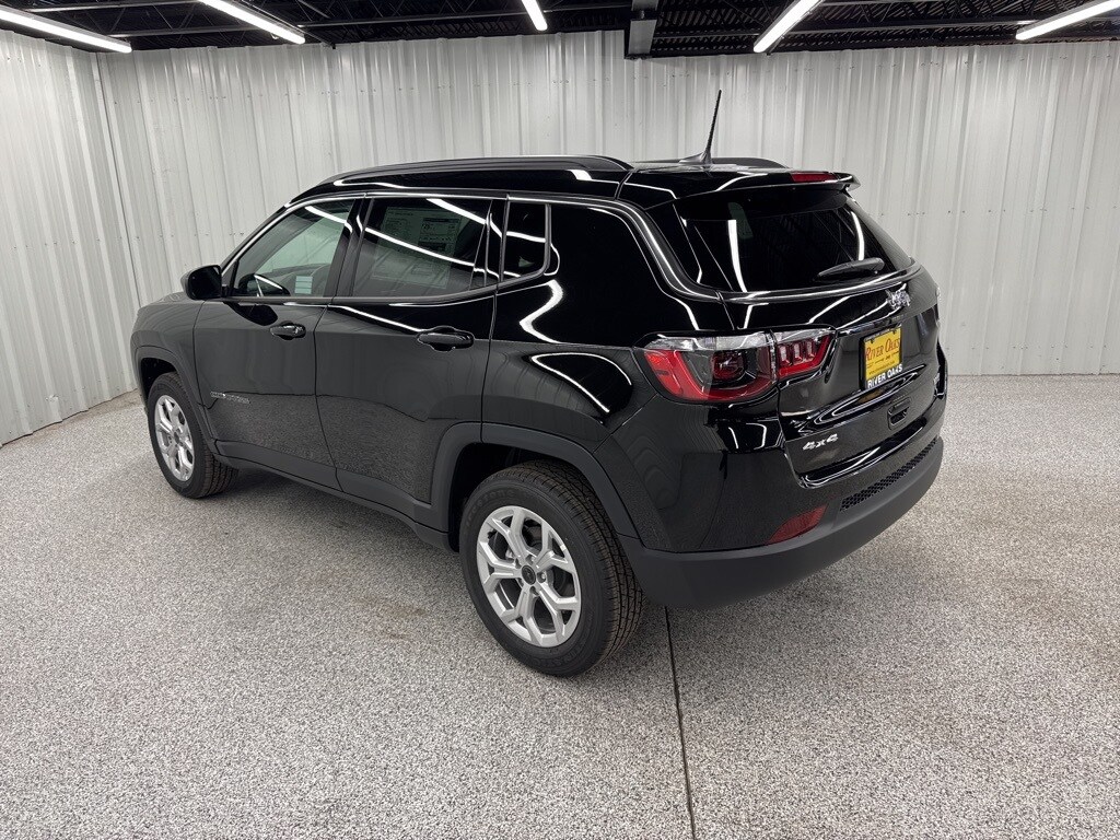 2026 Jeep Compass Latitude photo 4