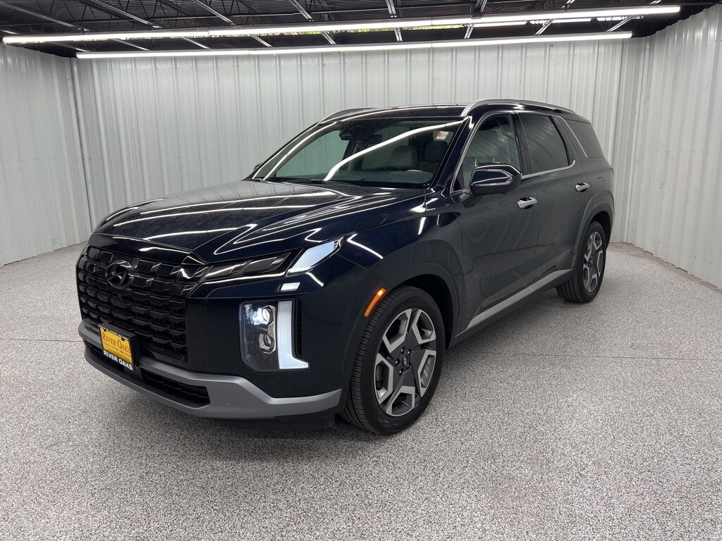2024 Hyundai Palisade Limited photo 2