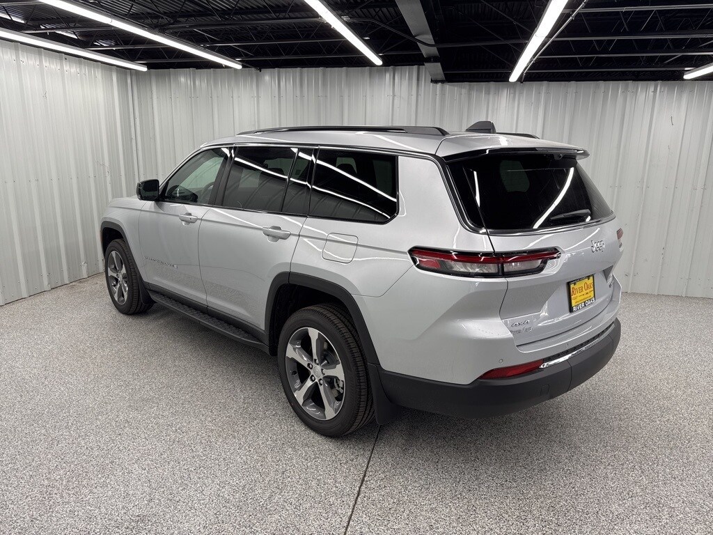 2025 Jeep Grand Cherokee Limited photo 4