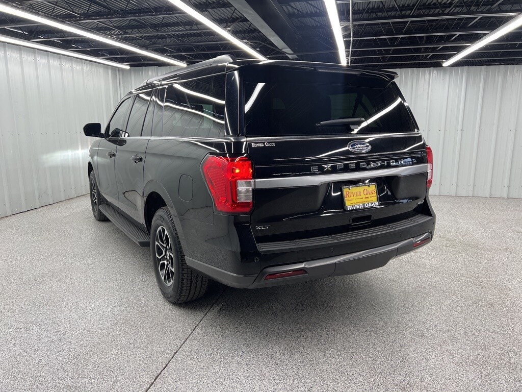 2022 Ford Expedition MAX XLT photo 2