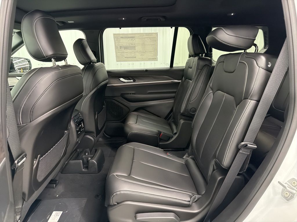 2025 Jeep Grand Cherokee L Limited - Photo 11