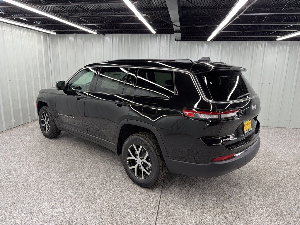 2025 Jeep Grand Cherokee Limited photo 2
