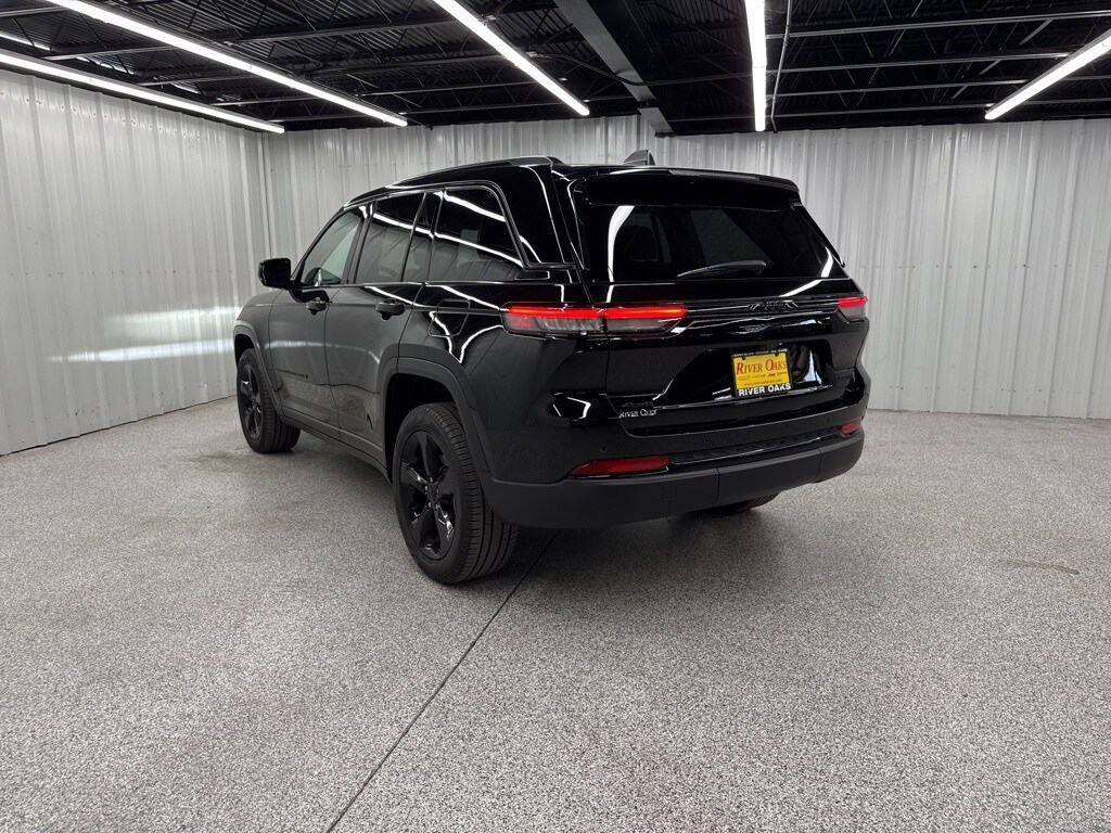 2023 Jeep Grand Cherokee Limited photo 3