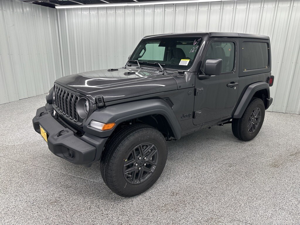 2025 Jeep Wrangler Sport photo 3