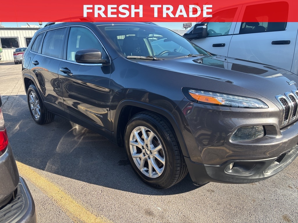 Used 2016 Jeep Cherokee Latitude SUV