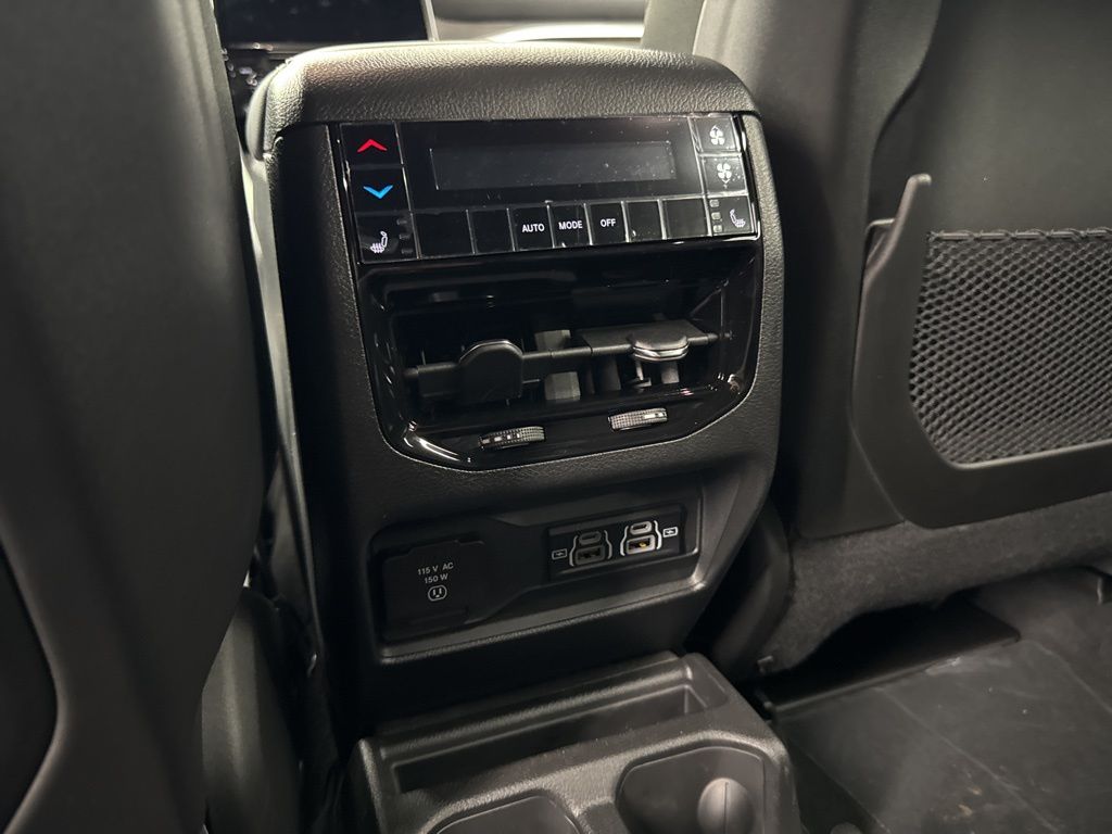 2025 Jeep Grand Cherokee L Limited - Photo 15