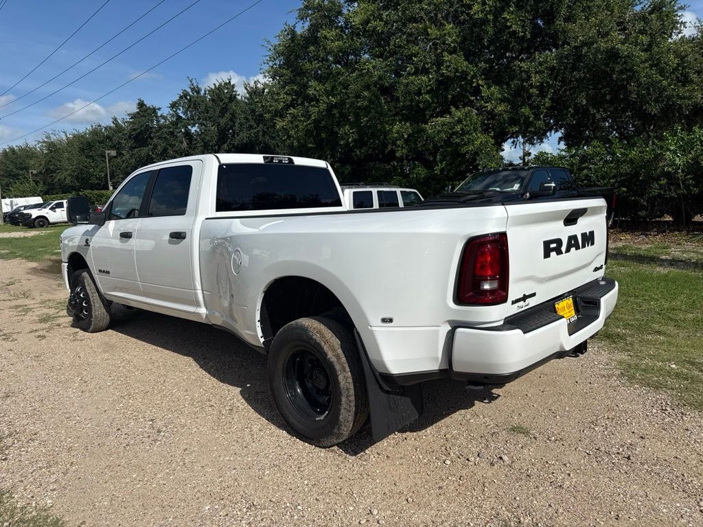 New 2026 Ram 3500 LONE STAR CREW CAB 4X4 8' BOX Pickup