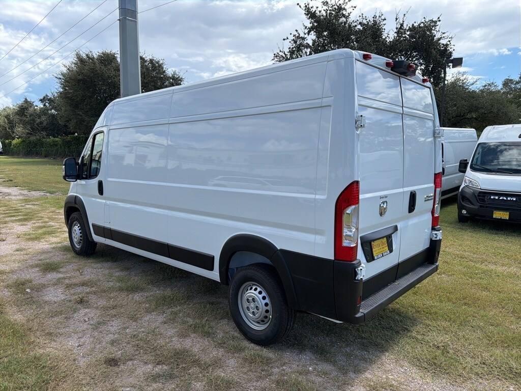 2026 Ram ProMaster 2500 Cargo Van photo 3