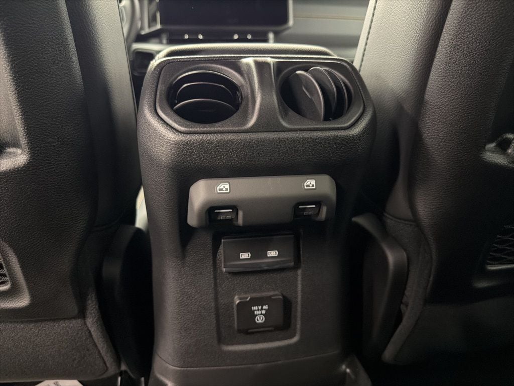 2025 Jeep Wrangler 4-Door Sahara - Photo 14