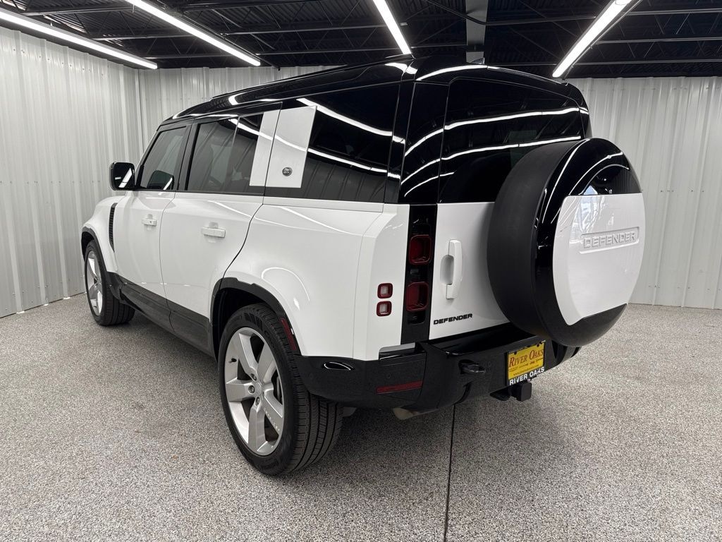 Used 2024 Land Rover Defender 110 X-Dynamic SE SUV