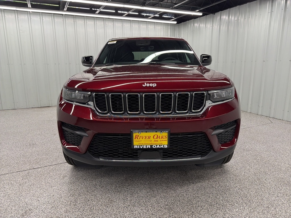 New 2025 Jeep Grand Cherokee LAREDO 4X4 Sport Utility
